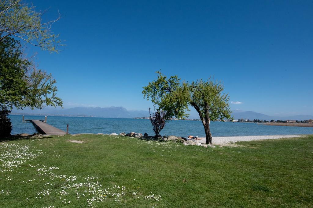 Appartamento Spiaggia Brema Sirmione Kültér fotó